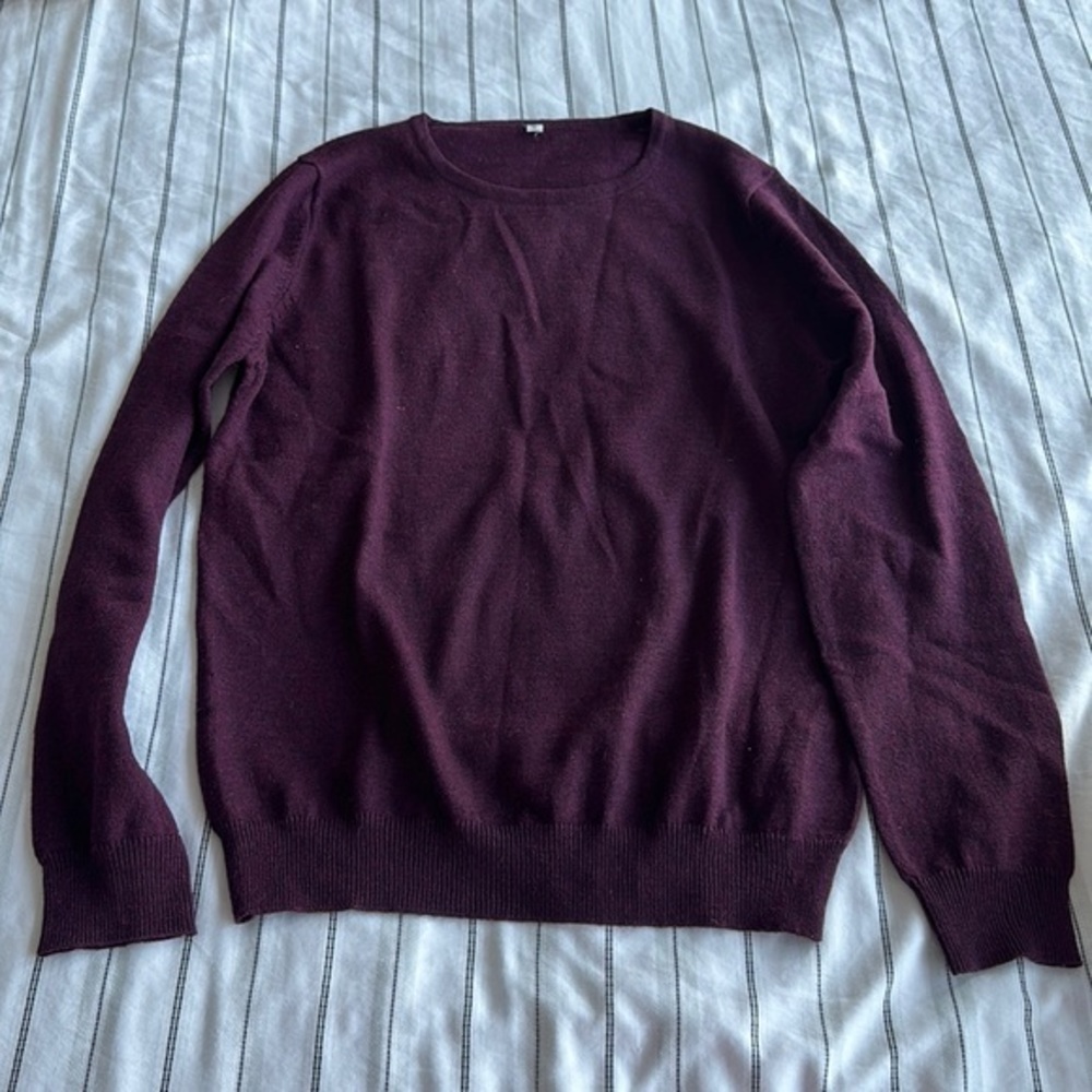BASIC CREWNECK SWEATER TOP WOMEN- SIZE SMALL